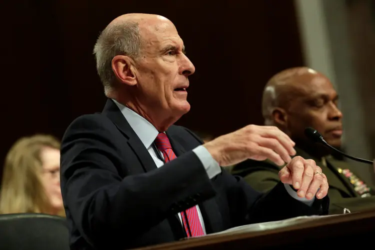 Dan Coats: Trump teria pressionado pessoalmente Coats e Mike Rogers para conter investigação (Yuri Gripas/Reuters)