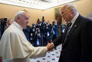 Trump diz que irá ao funeral do Papa Francisco