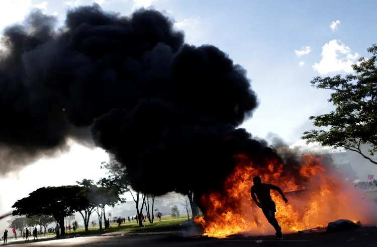 Protesto em Brasília/2017: brasileiros viram sua liberdade de manifestação cerceada por repressão policial (Ueslei Marcelino/Reuters)