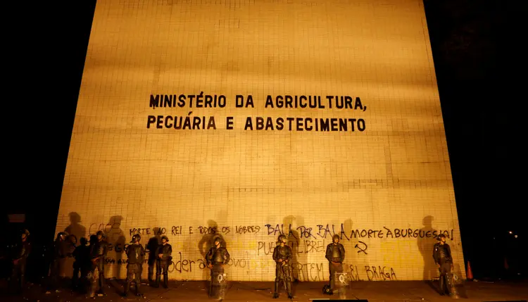 Exército em Brasília: "A escalada da violência determina a evolução progressiva da nossa atuação e, para isso, estamos acompanhando" (Paulo Whitaker/Reuters)