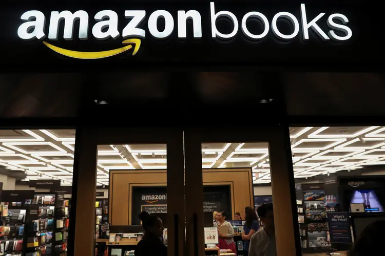 Livraria da Amazon: a Amazon Books expõe os livros de acordo com a pontuação dada pelos leitores e algumas das críticas (Shannon Stapleton/Reuters)