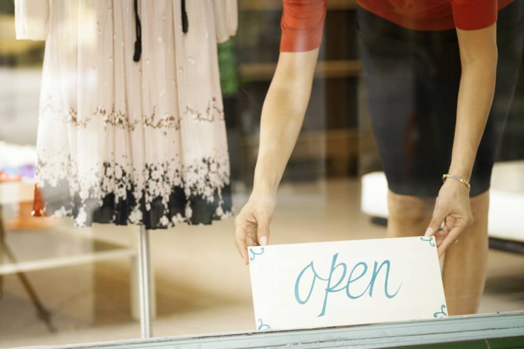 Vale mais a pena abrir uma loja na rua ou no shopping?