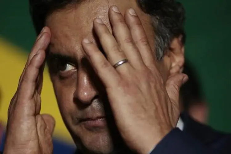 Aécio Neves: mesmo após a campanha, o senador continuou pedindo dinheiro (Ueslei Marcelino/Reuters)