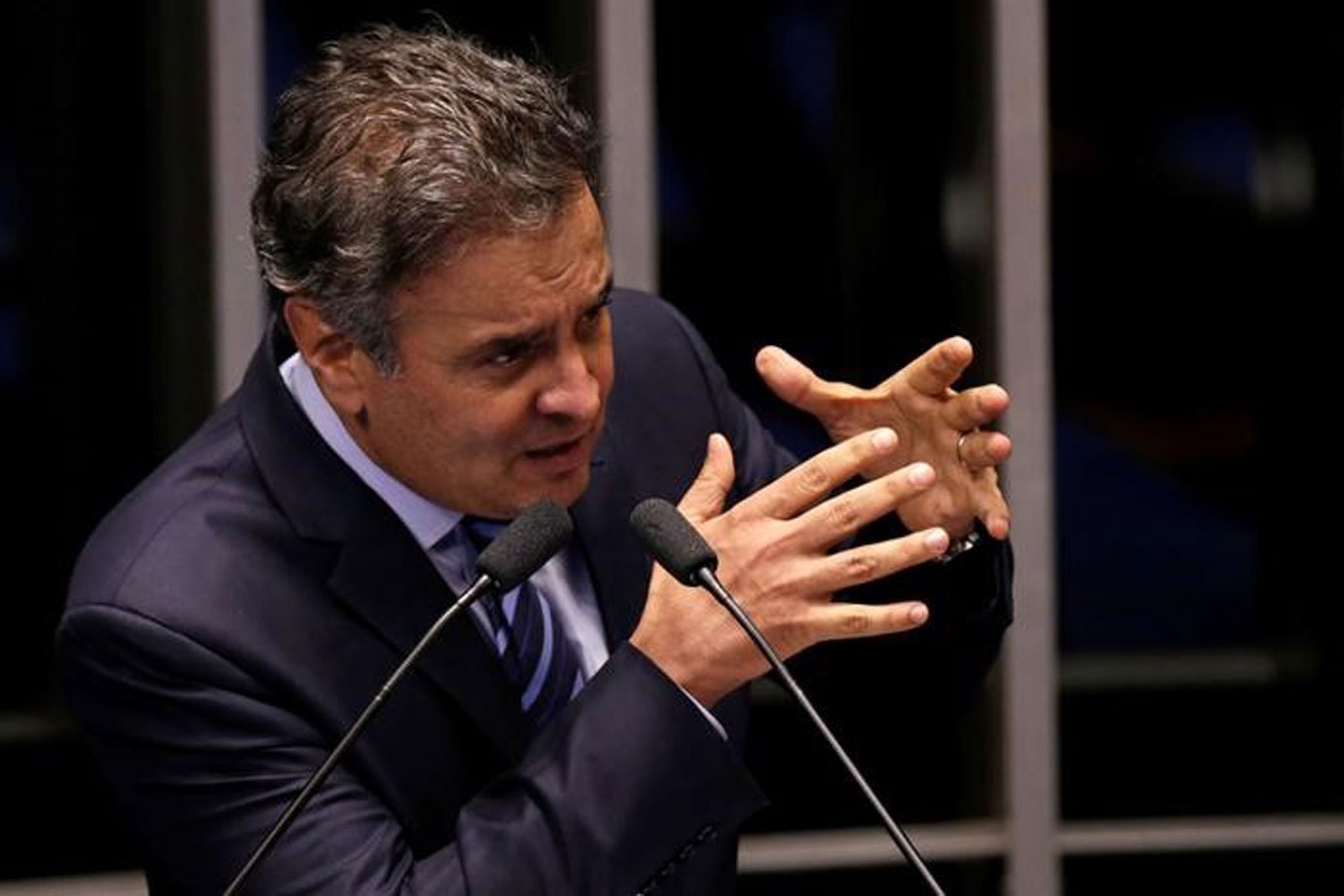 Aécio diz que assinatura digital foi usada sem seu conhecimento