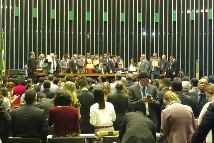 Câmara dos Deputados: a oposição cobrou do deputado Carlos Manato (SD-ES), que presidia os trabalhos há pouco, o encerramento da sessão (Gian Kojikovski/Exame Hoje)