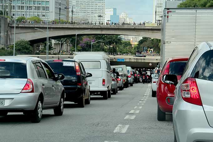 Rodízio de veículos retorna nesta segunda-feira em São Paulo