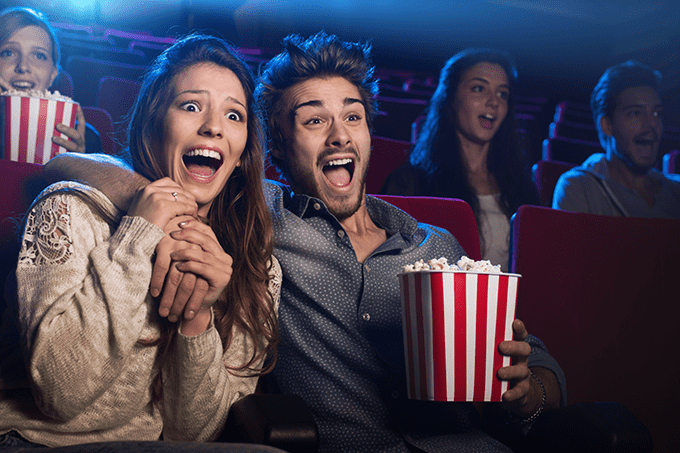 Cinema: filmes seriam oferecidos via straming, como Netflix (Reprodução/Thinkstock)