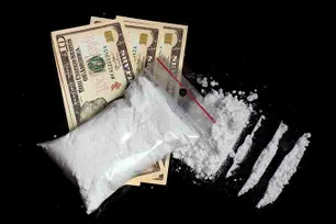 Imagem referente à matéria: Autoridades portuguesas interceptam submarino com 1,7 tonelada de cocaína