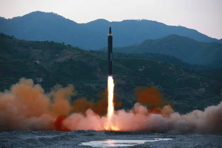 Míssil: o secretário-geral da ONU, Antonio Guterres, condenou o teste de míssil balístico e disse que ele viola resoluções do Conselho de Segurança, além de ameaçar a paz e a segurança na região (KCNA/Divulgação)