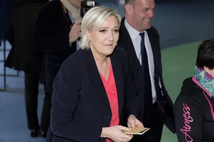 Marine Le Pen: Ela é filha de Jean-Marie Le Pen, que foi derrotado em 2002 pelo conservador Jacques Chirac ao obter apenas 18% dos votos (Sylvain Lefevre / Stringer Getty Images/Getty Images)