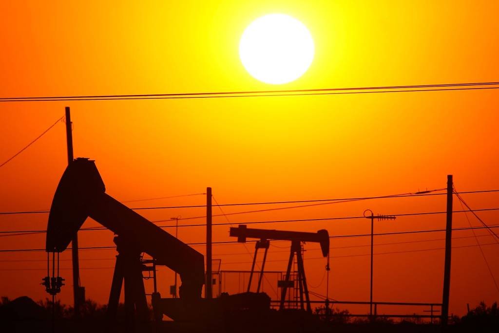 Petróleo despenca quase 7% em Londres com tensão EUA-China