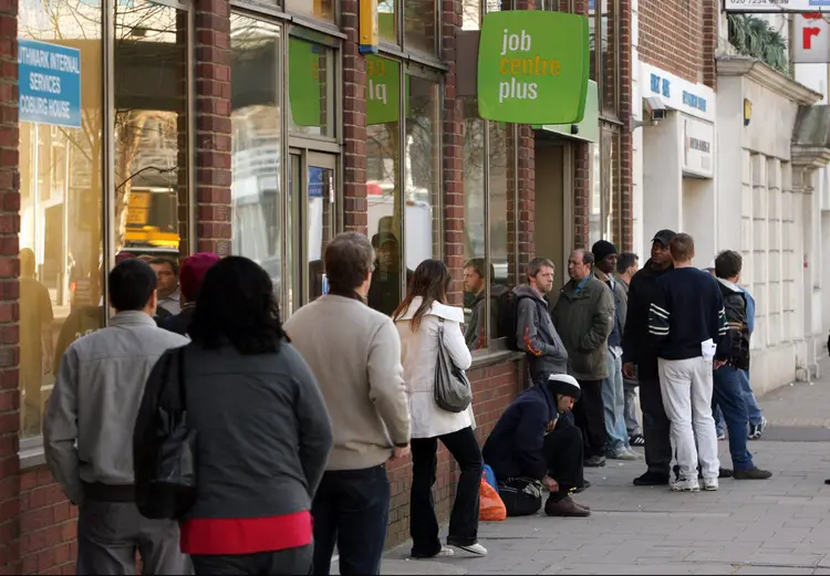 Desemprego: a taxa caiu para 4,6% no trimestre até março (Oli Scarff/Getty Images)