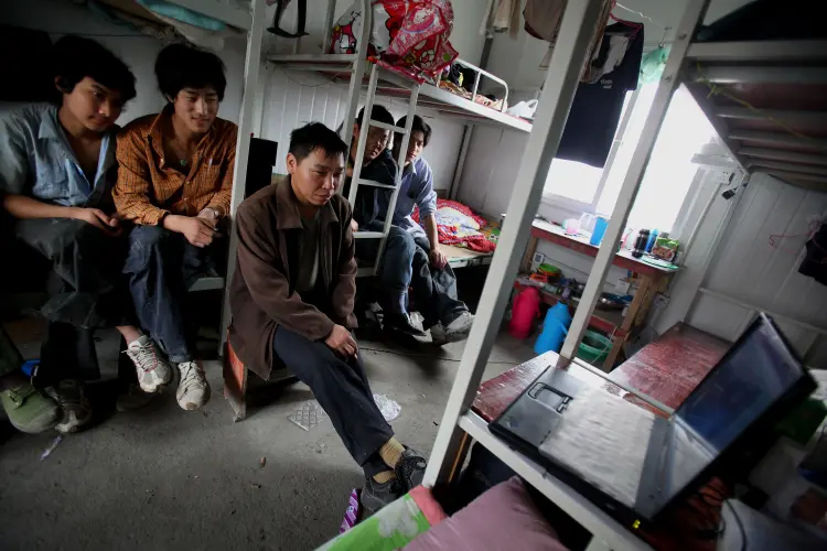 China: a direção da empresa corta 100 iuanes (cerca de US$ 15) por dia, caso um funcionário não acate a ordem (Feng Li/Getty Images)