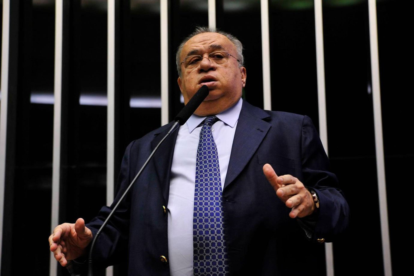 Temer consegue "amolecer as pessoas", diz deputado