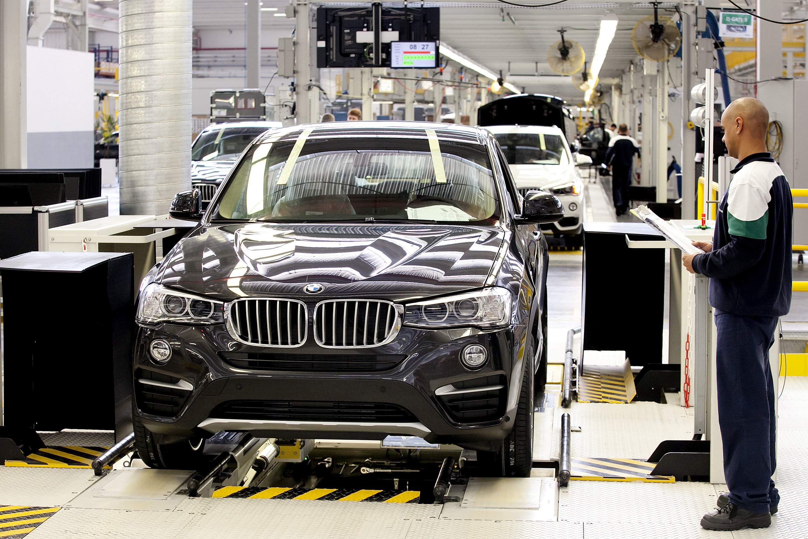 Por dentro da fábrica da BMW em SC