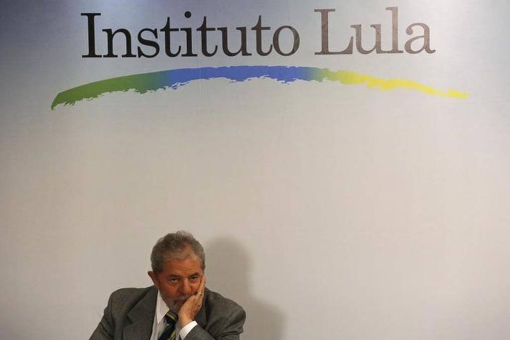 Delcídio: Bumlai e Odebrecht estruturam criação do Instituto Lula