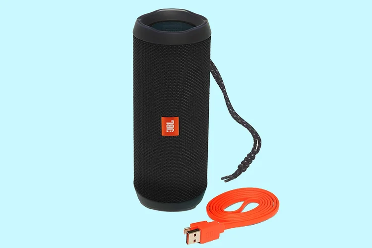 Flip 4: a caixa da JBL tem microfone integrado para receber chamadas (JBL/Divulgação)