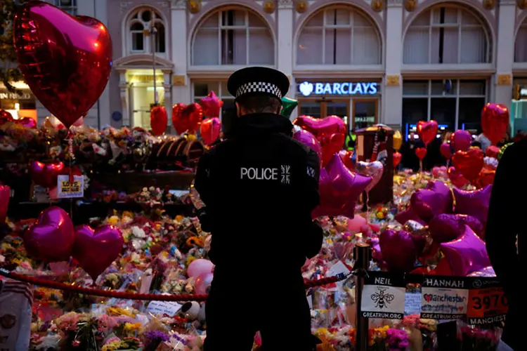 Ataque em Manchester: polícia disse ainda precisar determinar se Abedi agiu sozinho ao obter e armazenar todos os materiais e se outras pessoas estavam a par de seu plano (Andrew Yates/Reuters)