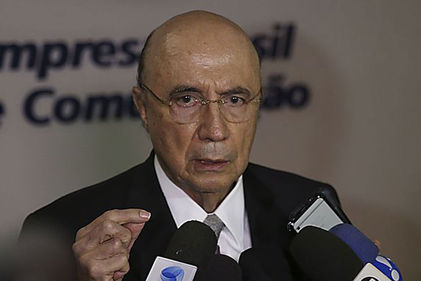 Presidente Temer deve seguir no cargo, diz Meirelles