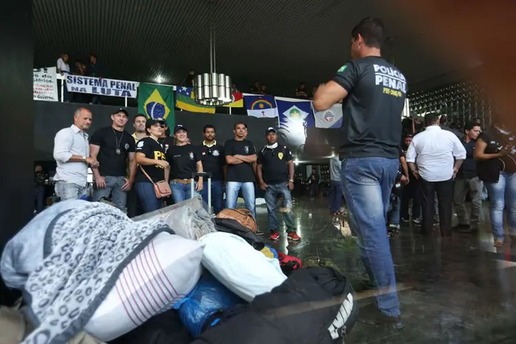 Categoria: agentes penitenciários chegaram a invadir o Ministério da Justiça para brigar pela mudança (Agência Brasil/Agência Brasil)