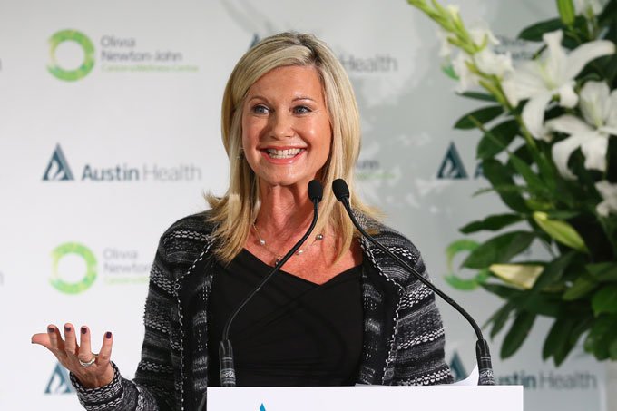 Olivia Newton-John é diagnosticada com câncer pela terceira vez