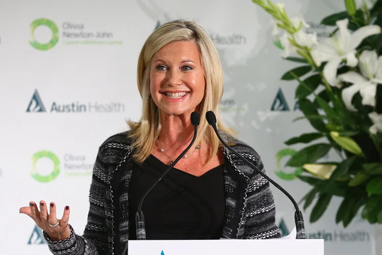 Olivia Newton-John: cantora admitiu momentos de desespero, mas afirmou que tenta manter o otimismo. (Robert Cianflone/Getty Images)