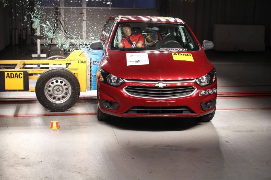 Chevrolet Ônix recebe zero em teste de segurança