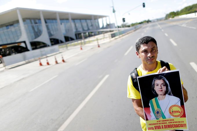 Segurança volta atrás e proíbe protesto em frente ao Planalto