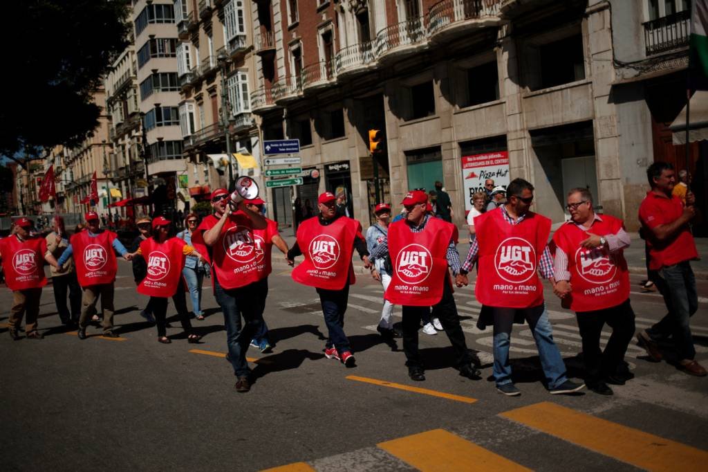 Trabalhadores espanhóis vão à rua por empregos e salários dignos