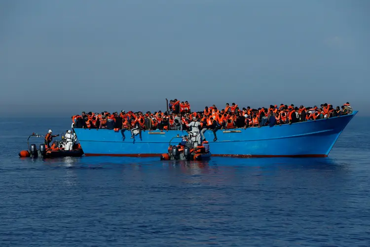 Mar Mediterrâneo: na foto, resgate realizado em abril de 2017 (Darrin Zammit Lupi/Reuters)