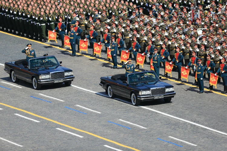 Forças Armadas da Rússia participam de desfile militar em Moscou: país é um dos mais poderosos, segundo ranking de capacidades militares (RIA Novosti/Getty Images)