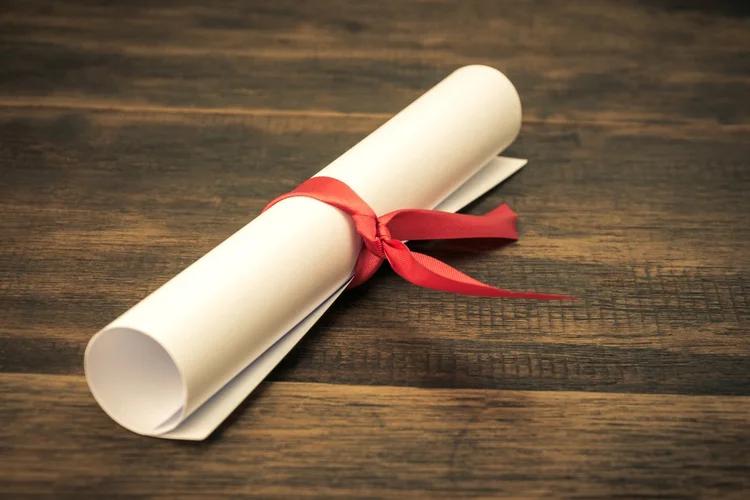 Diploma (Taweepat/Thinkstock)