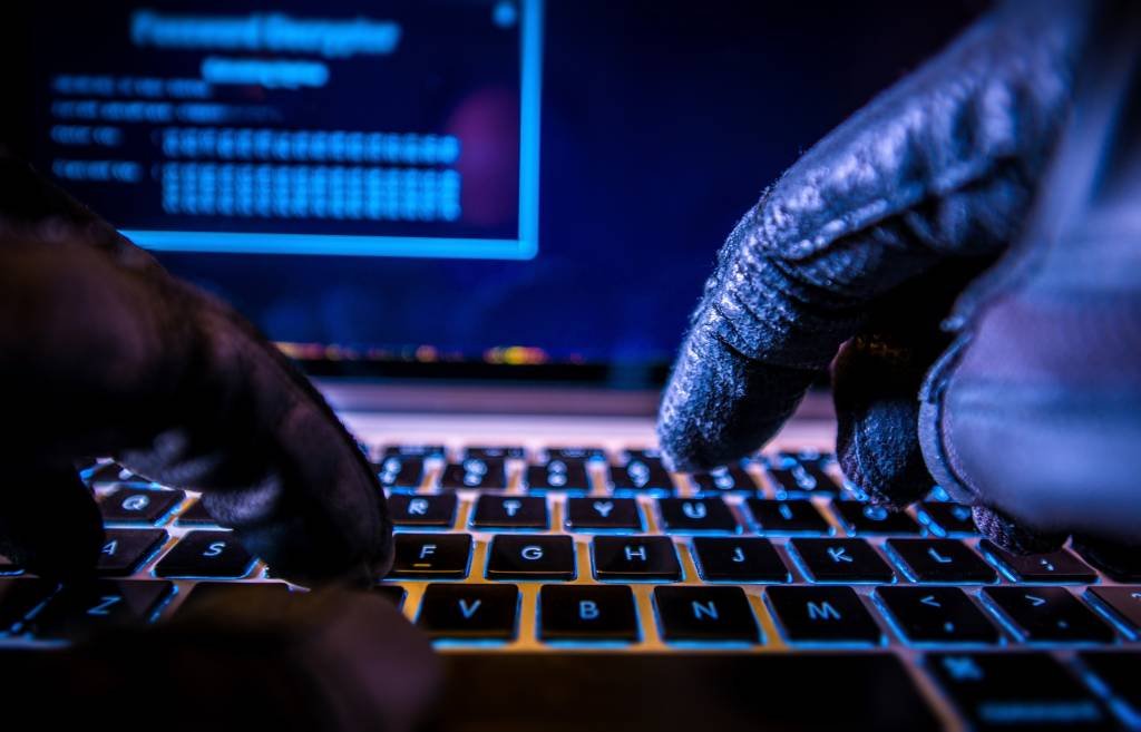 Hacker: 150 países já foram atingidos pelo ataque em massa sem precedentes (iStock/Thinkstock)