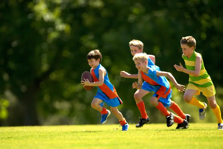 Esportes: atualmente, apenas 32% das crianças americanas de oito a onze anos faz o mínimo exercício requerido (Ezra Shaw/Thinkstock)