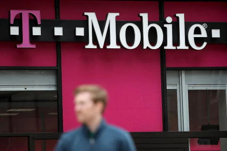 T-Mobile: analistas, em média, esperavam lucro de 0,46 dólar por ação e receita de 10,01 bilhões de dólares (Justin Sullivan/Getty Images)