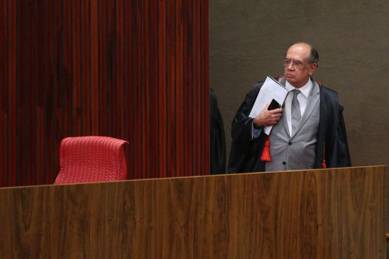 Gilmar Mendes encerra sessão com mais alfinetadas a relator