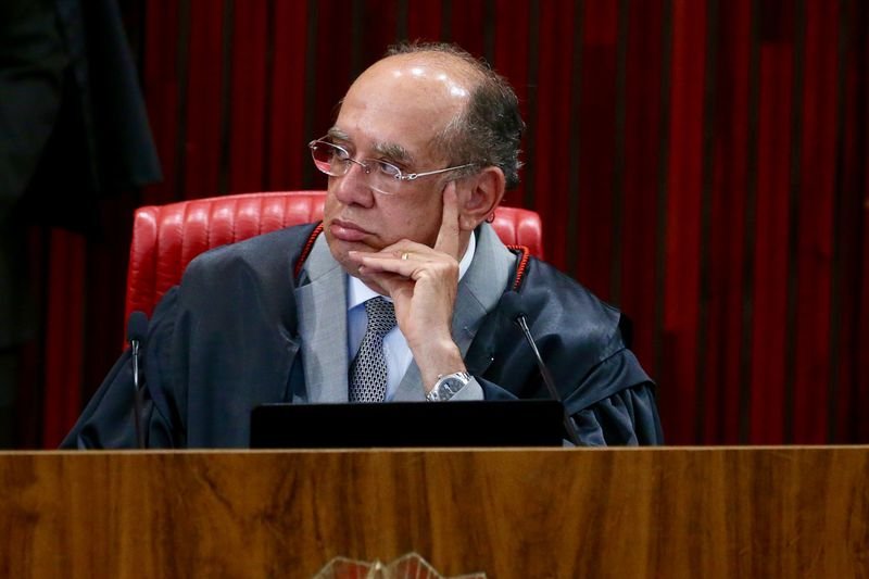 "Ninguém aqui me dá lição", diz Gilmar Mendes em julgamento de Palocci