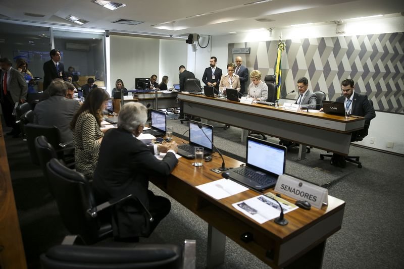 Reforma trabalhista será votada nesta terça-feira na CAS