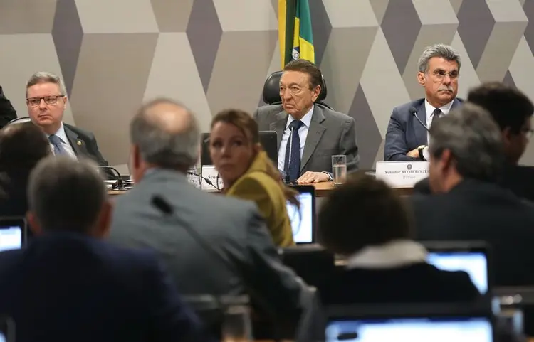CCJ: senadores receberam uma carta assinada pelo presidente Michel Temer em que ele reafirma o compromisso ajustar a reforma (Antonio Cruz/Agência Brasil)