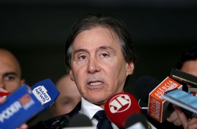 Renan teve "grandeza" ao deixar a liderança do PMDB, diz Eunício