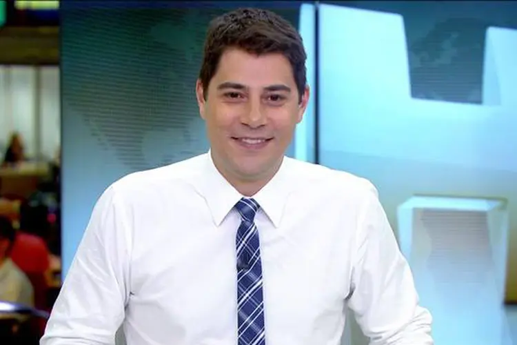 Evaristo Costa: apresentador tem mais de 7 milhões de seguidores no Instagram e sempre interage com o Padre Fábio de Melo (TV Globo/Reprodução)
