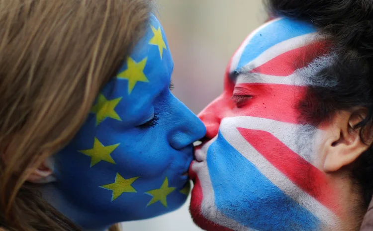 BEIJO DA UNIÃO: as exportações para a União Europeia representaram 47,5% dos bens vendidos pelos britânicos / Hannibal Hanschke/Reuters