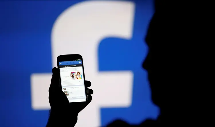 Facebook: a Snap e Twitter lutam para manter o crescimento e reduzir perdas (Dado Ruvic/Reuters)