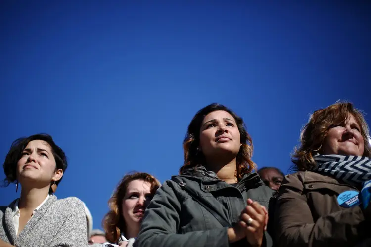 ELEITORAS: Mulheres apoiadoras da candidata Hillary Clinton participam de ato de campanha em Ohio / Carlos Barria/Reuters