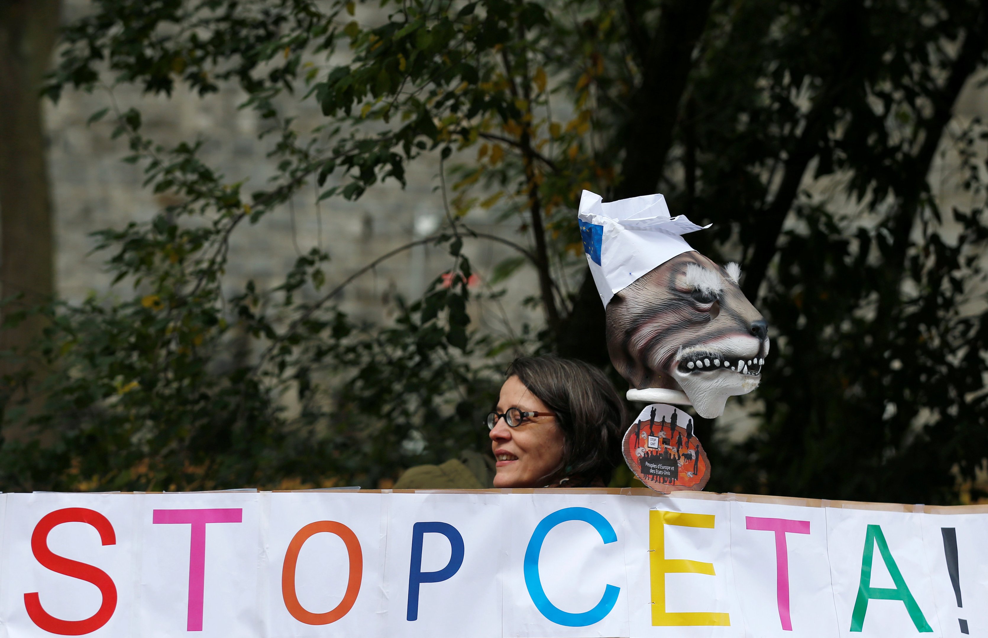 Ceta parado; Maduro e o Papa&