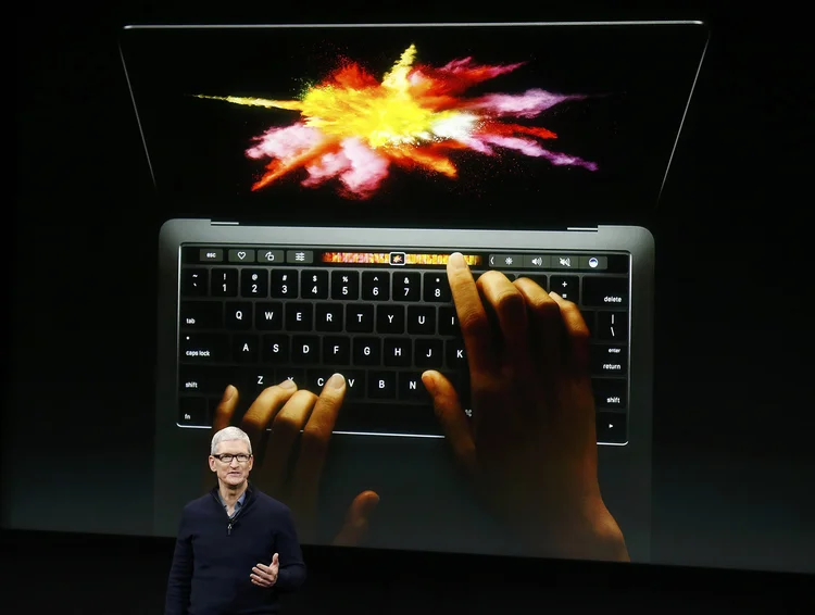Tim Cook: CEO da Apple durante apresentação de MacBooks (Beck Diefenbach/Reuters)