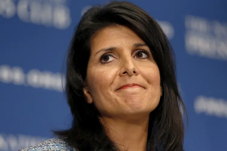 A ESCOLHIDA DE TRUMP: a governadora da Carolina do Sul, Nikki Haley, foi nomeada por Trump para o cargo de embaixadora da ONU, sendo uma das duas mulheres confirmadas na futura equipe presidencial / Kevin Lamarque/Reuters