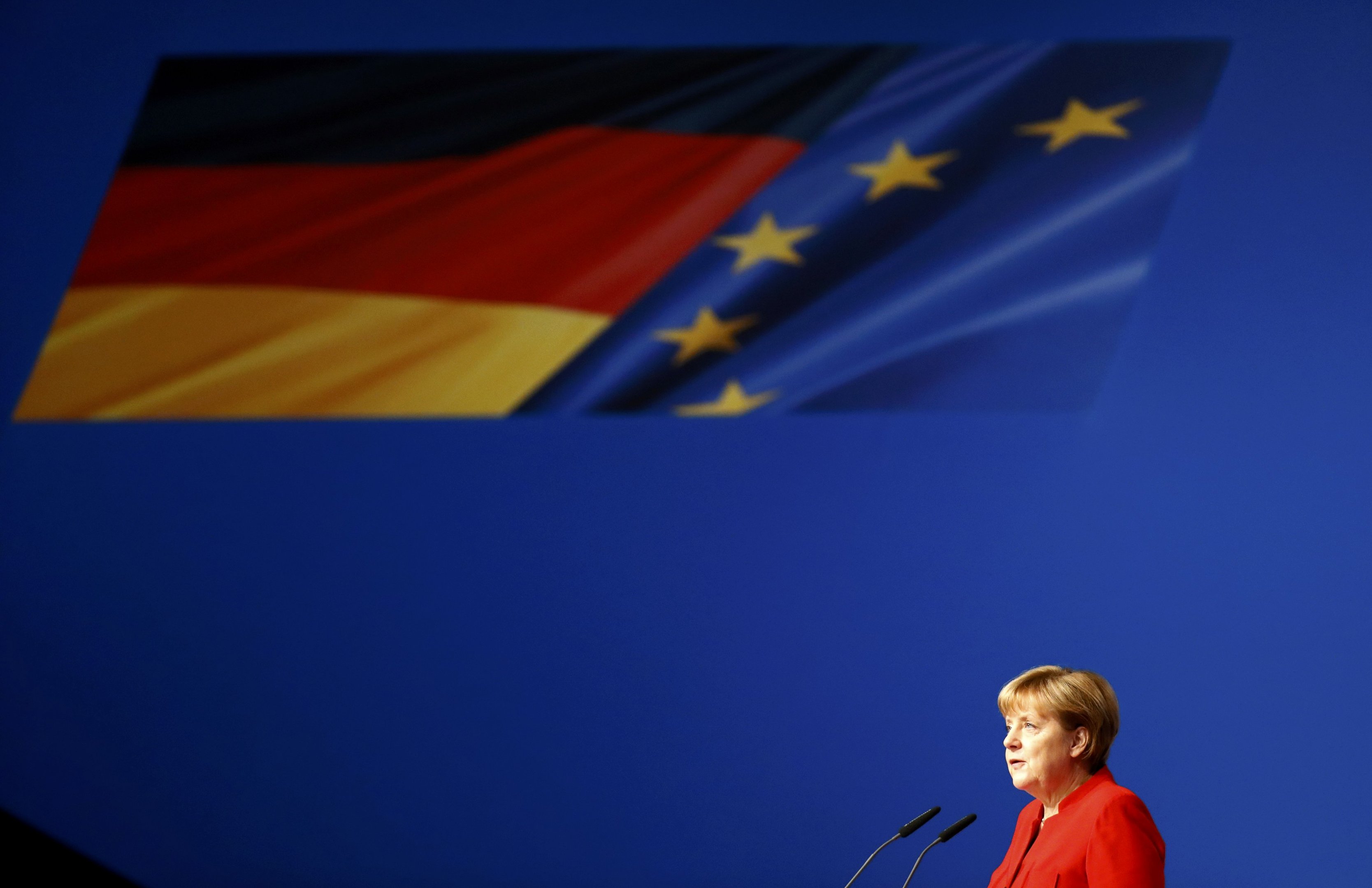 Substituto de Renzi; Primárias de Merkel&