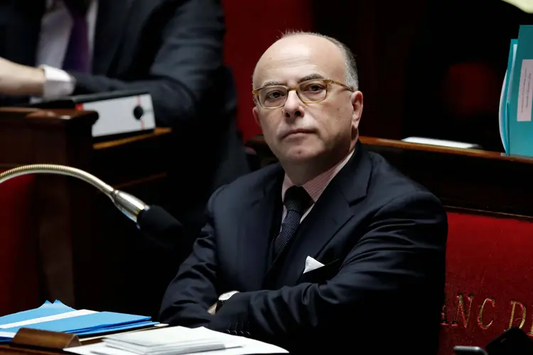 BERNARD CAZANEUVE: novo primeiro-ministro francês assume o cargo nesta  terça-feira / Benoit Tessier/Reuteres