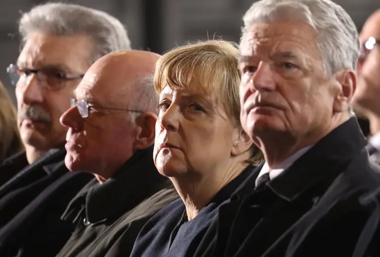 ANGELA MERKEL: chanceler alemã participa de missa em homenagem às vítimas do atentado em Berlim / Michael Kappeler/Reuters